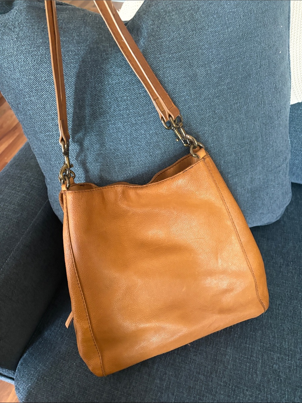 American Leather Company Cognac Leather Purse - Picture 4 of 9